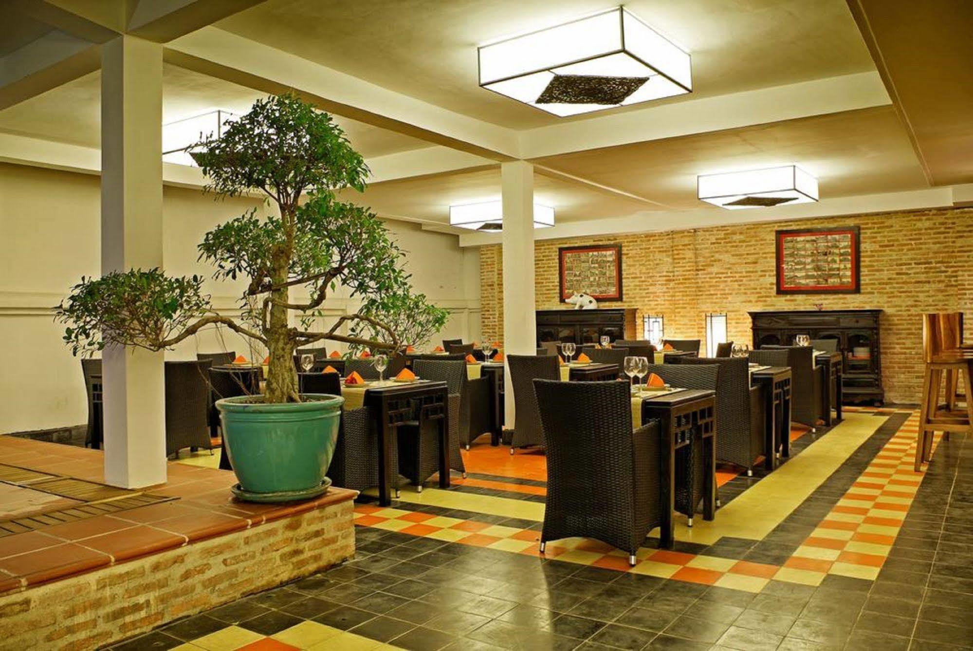 Villa Silk Road Hotel بنوم بنه المظهر الخارجي الصورة