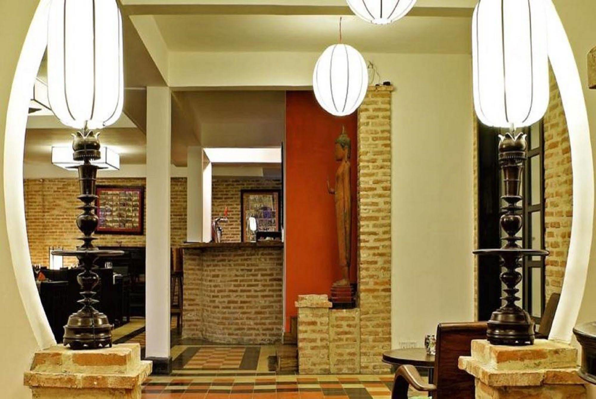 Villa Silk Road Hotel بنوم بنه المظهر الخارجي الصورة